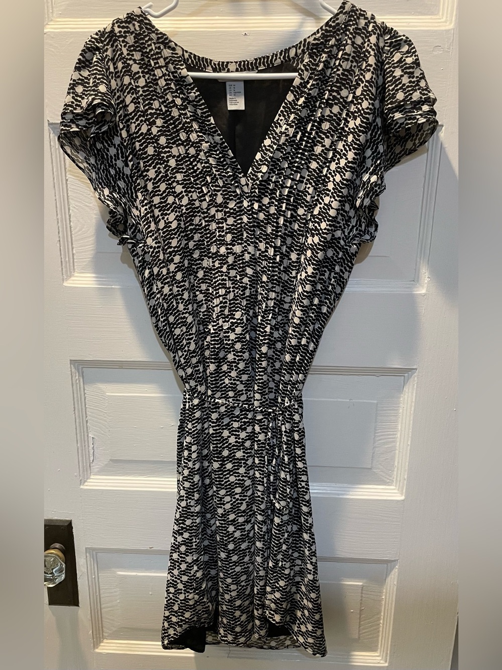 H&M Black & White Printed V-Neck Women’s Dress, Size 14